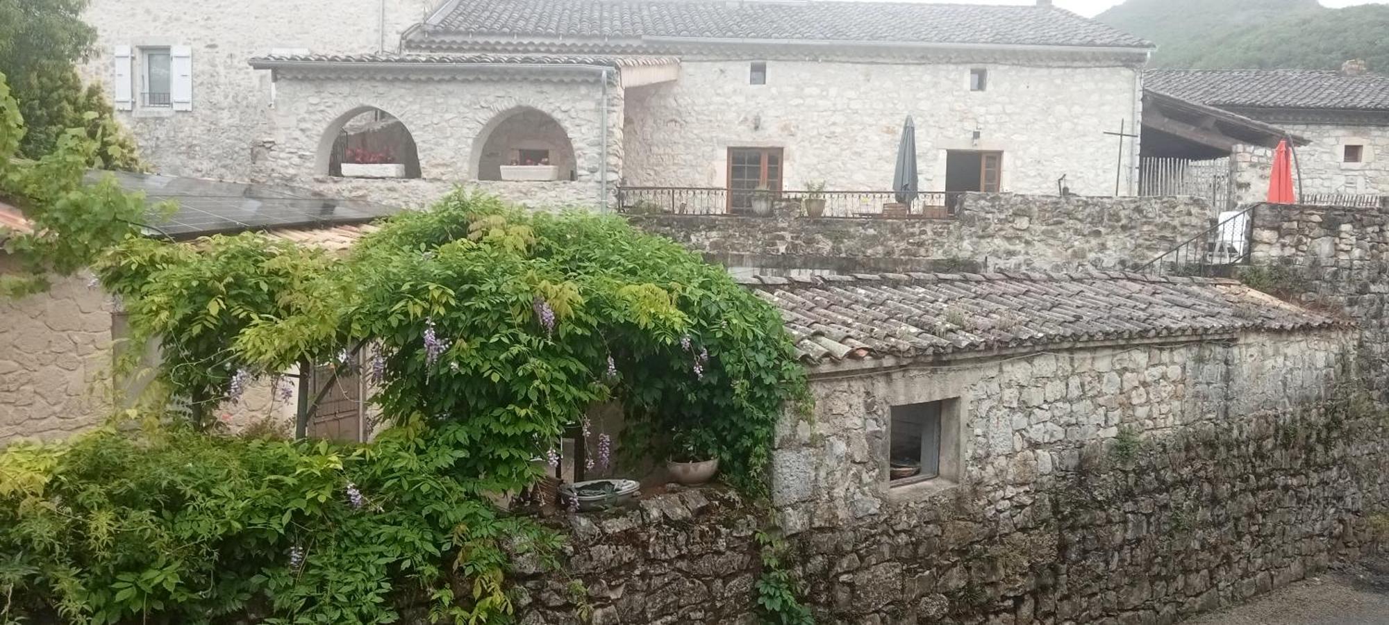 La Dame Blanche Bed & Breakfast Saint-Maurice-d'Ibie Exterior photo